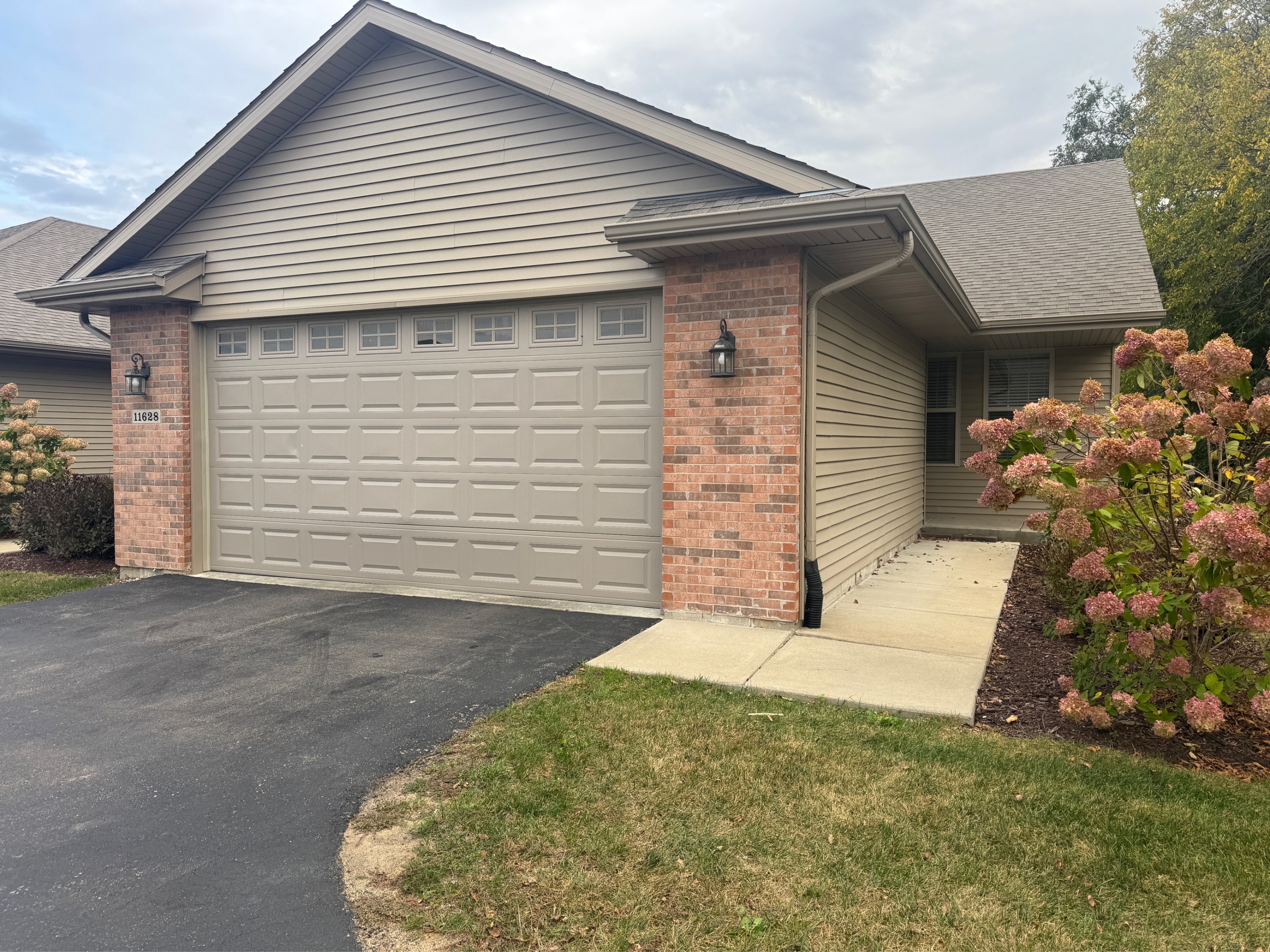11616 Willowbrook Road - 11628