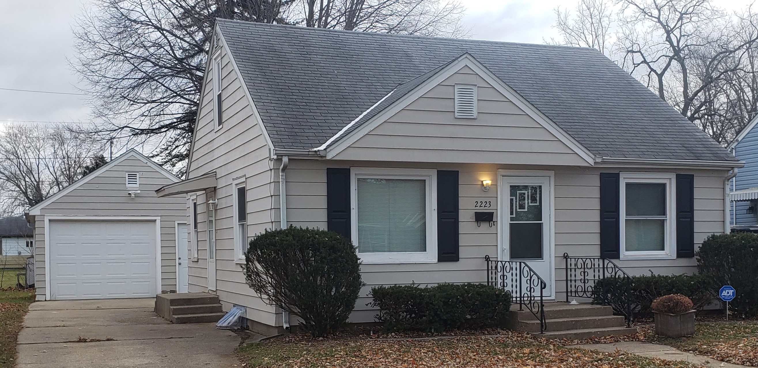 Property main image