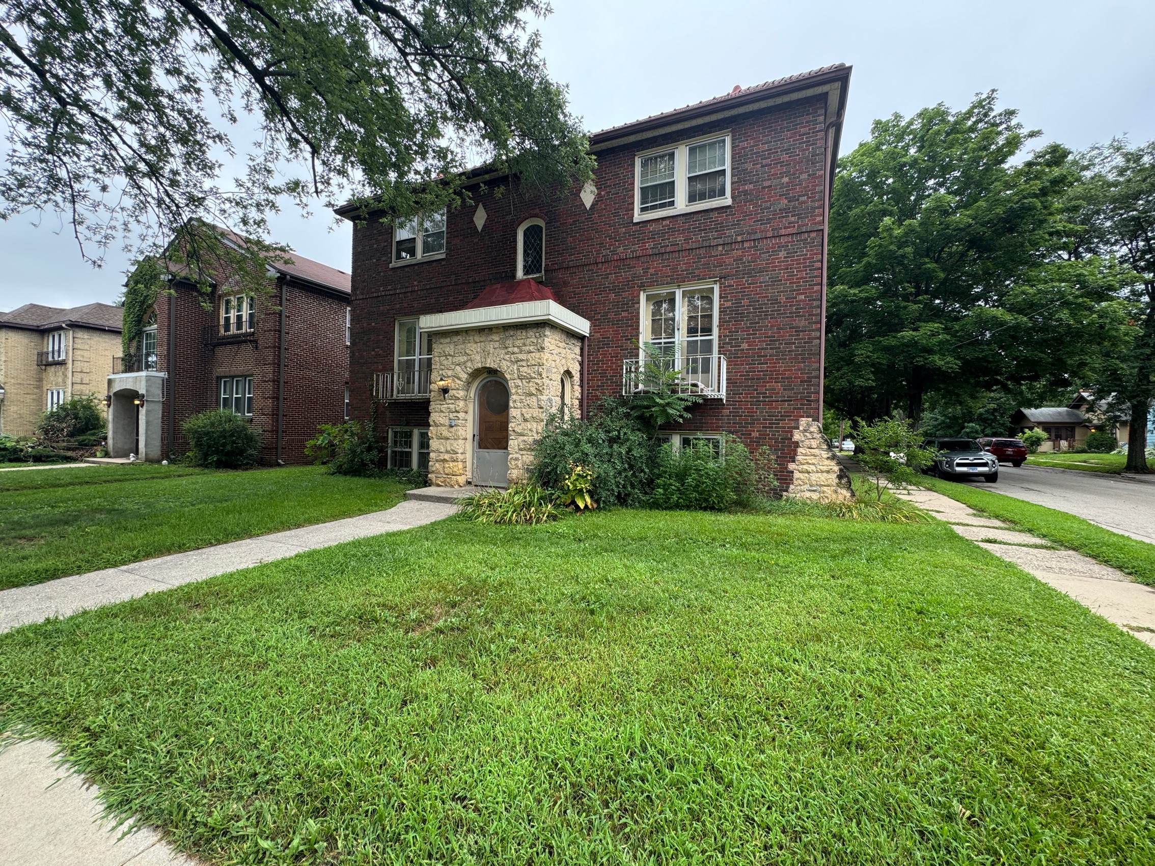 Property main image